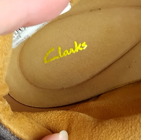 Clarks Women's High top Suede Sneakers Size 11 Casual Front Zip Contour Cushion - Picture 8 of 15